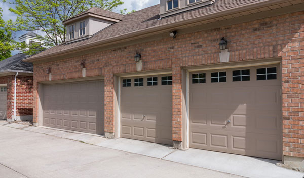 Garage door repairer Pierce County