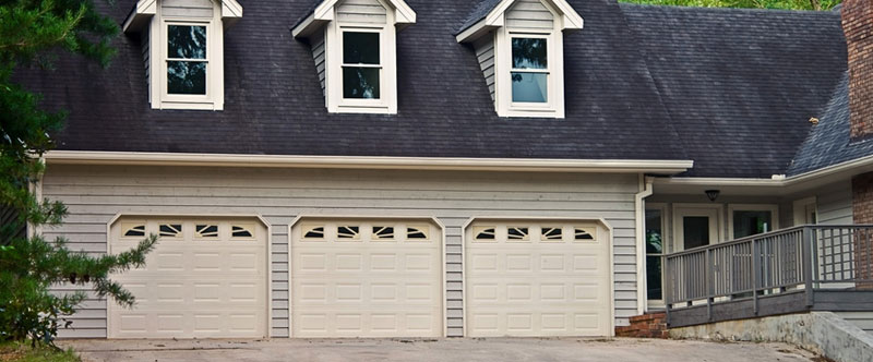 Home garage doors Pierce County